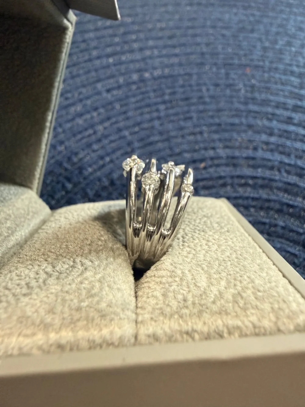 Beautiful 14k White Gold Ring 1ctw